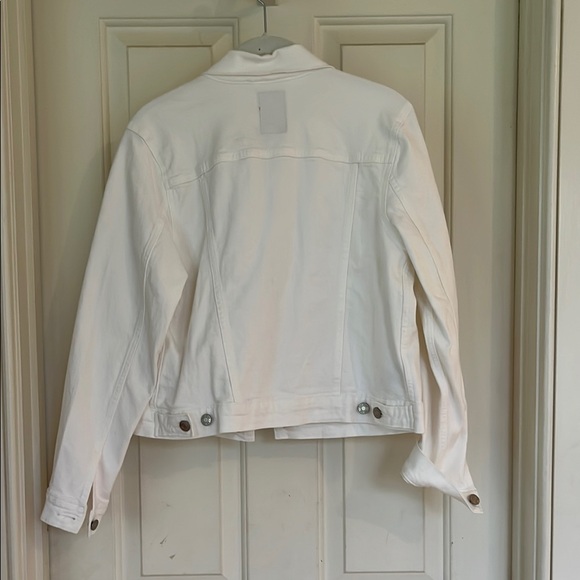 GAP Icon Women's White Denim Jacket - Picture 3 of 3